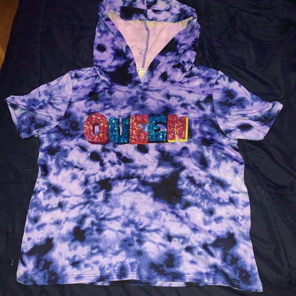 Blue tie dye queen crop hoodie shirt - Picture 2 of 4